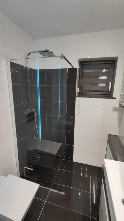 Metro-House 24H --Fakturavat-- Apartment Sroda Slaska Luaran gambar