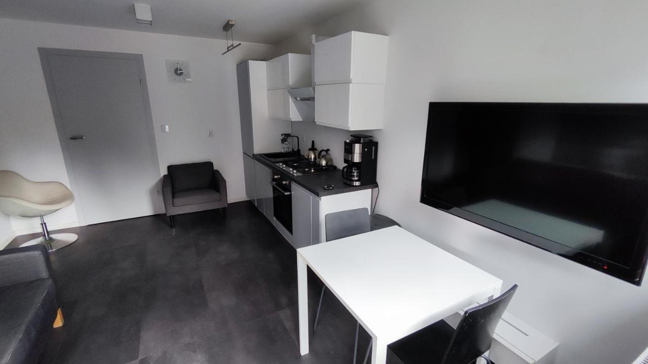 Metro-House 24H --Fakturavat-- Apartment Sroda Slaska Luaran gambar